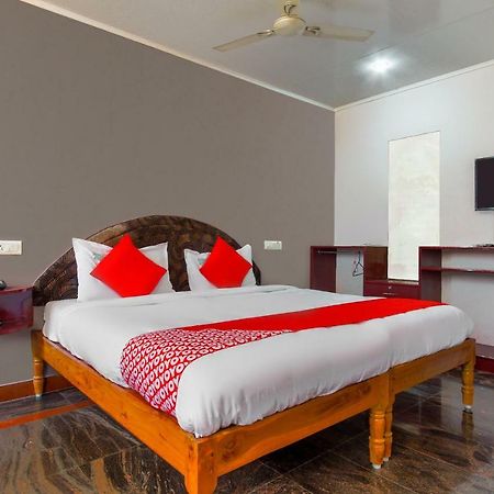 Oyo 45475 Annai Lodge Thanjavur Esterno foto