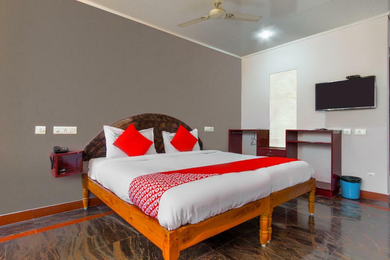 Oyo 45475 Annai Lodge Thanjavur Esterno foto